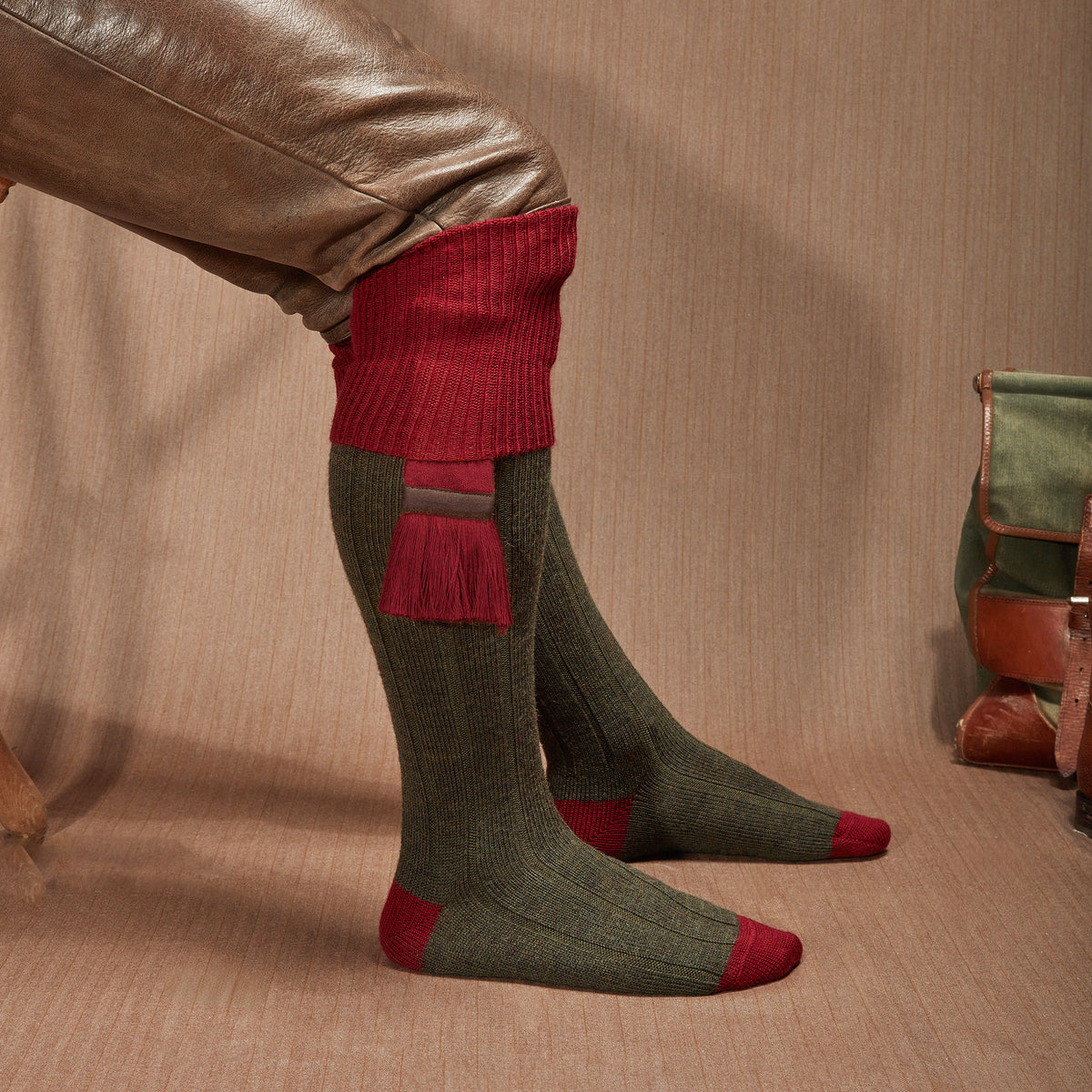 Kniestrümpfe | Khaki & Granatrot – Jagd – Merinowolle