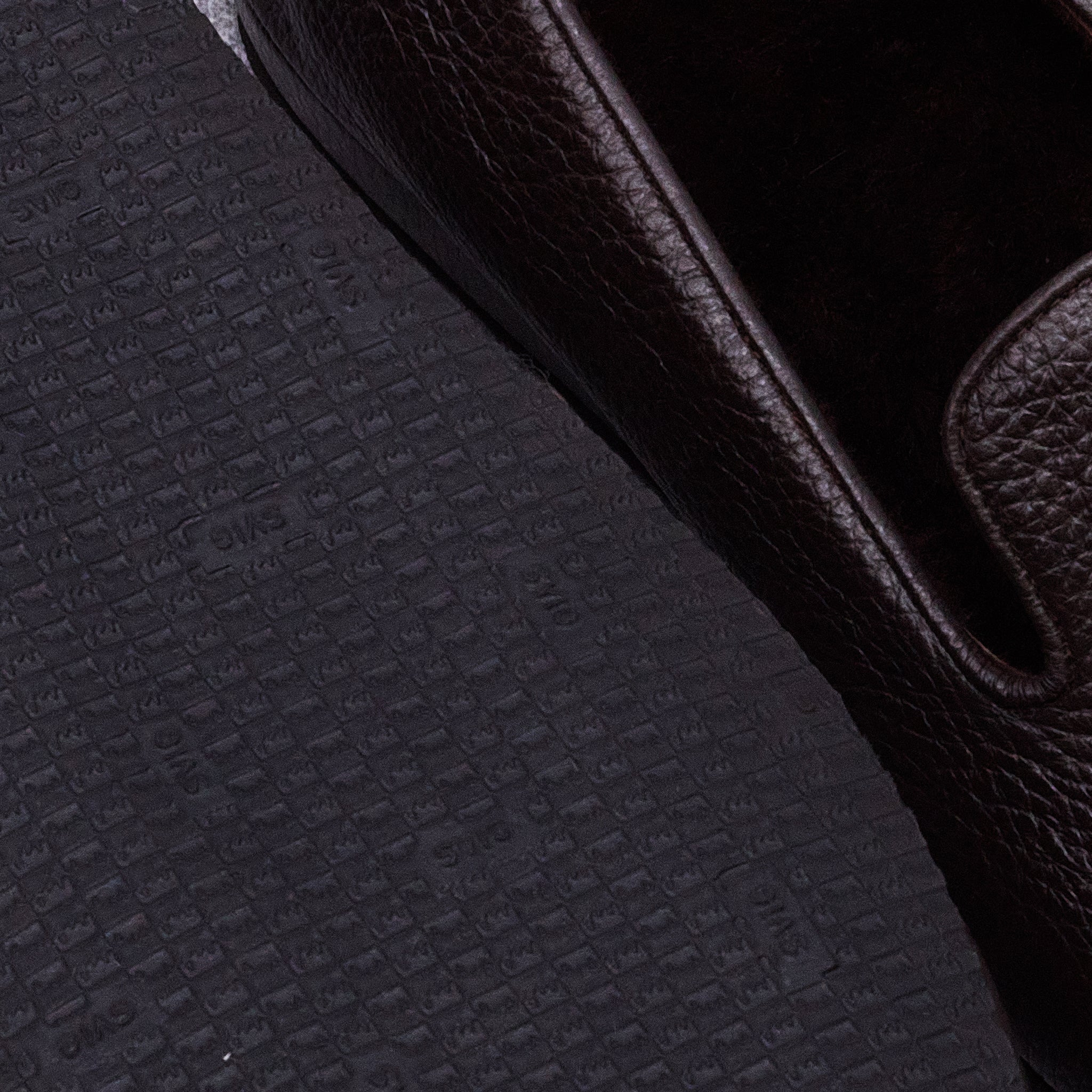 Chaussons marron foncé fourrés - Cuir grainé