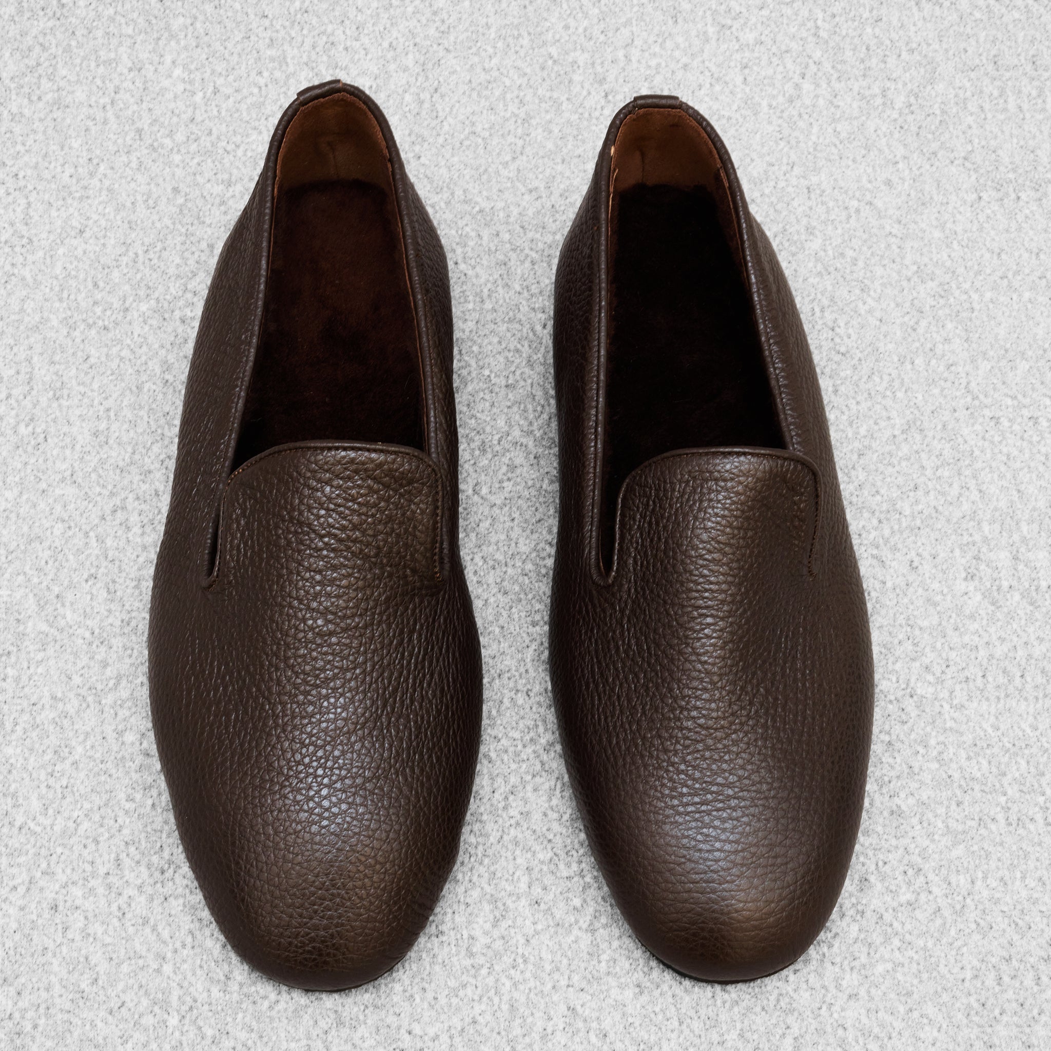 Chaussons marron foncé fourrés - Cuir grainé