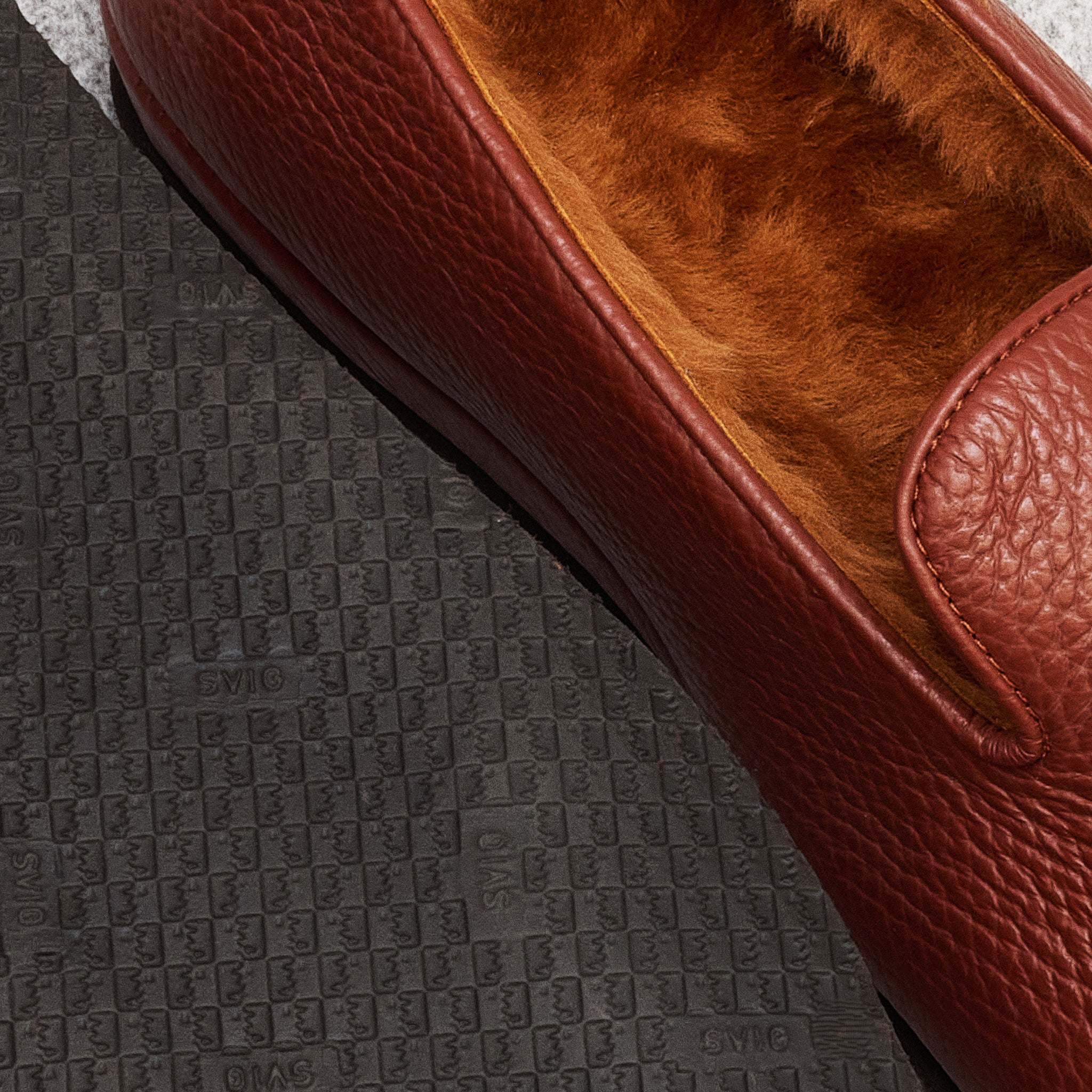 Chaussons marron fourrés - Cuir grainé