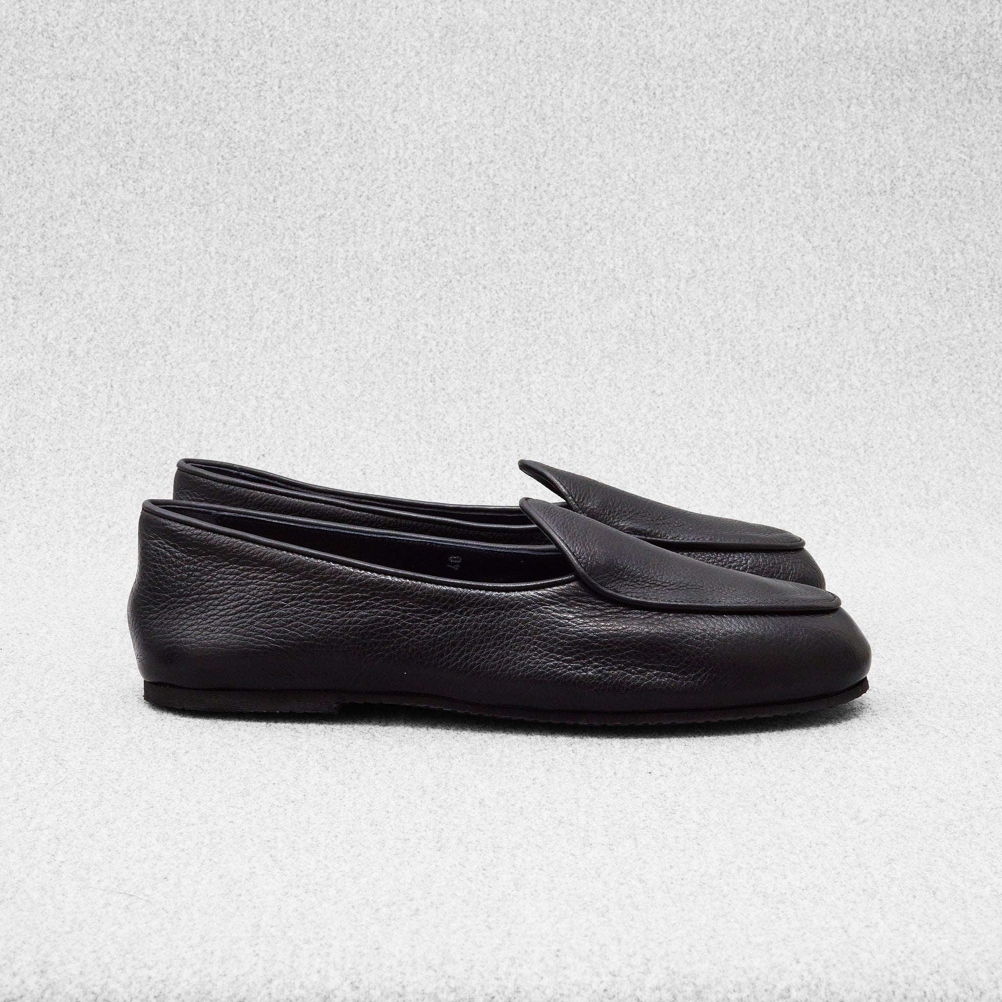 Schwarze Hausschuhe - Genarbtes Leder