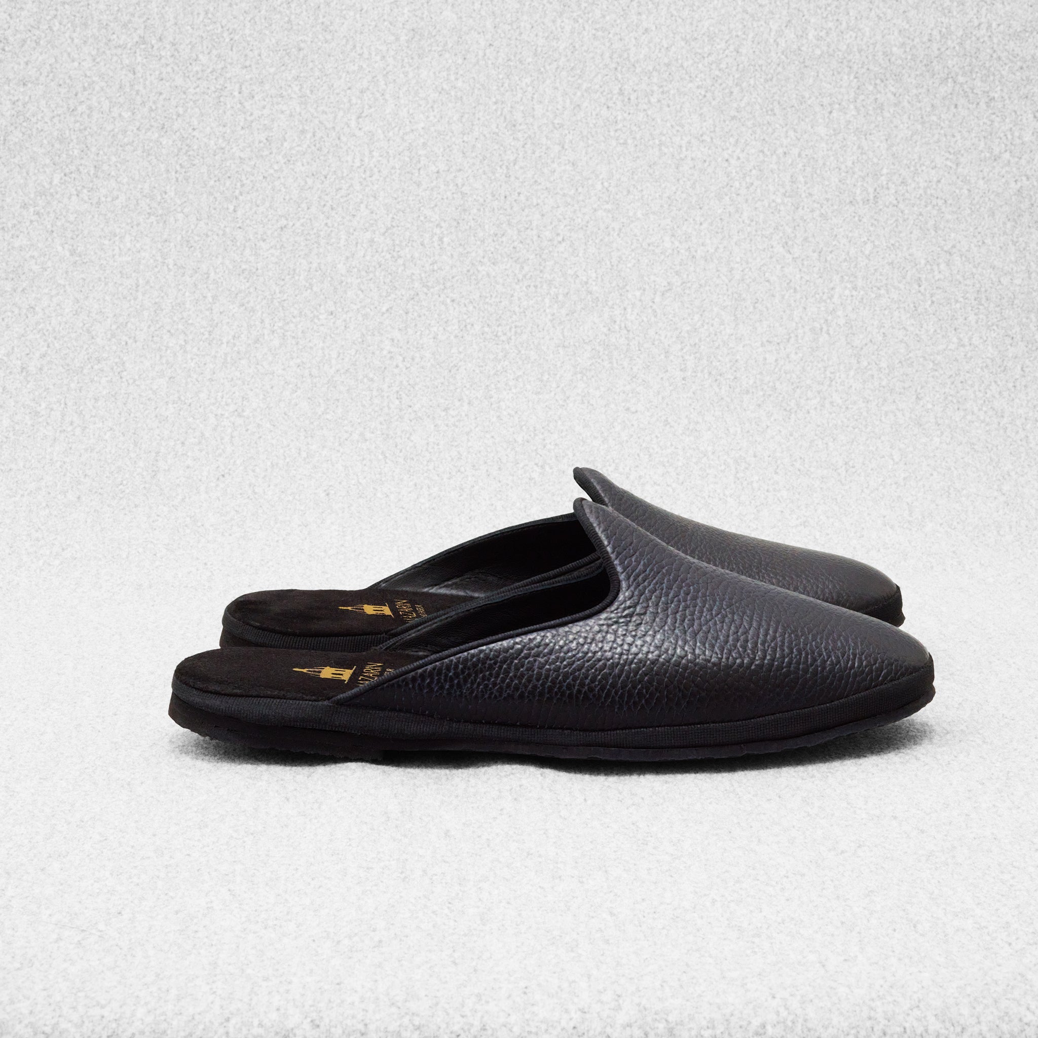 Black open slippers in grained leather - Mazarin - Mes Chaussettes