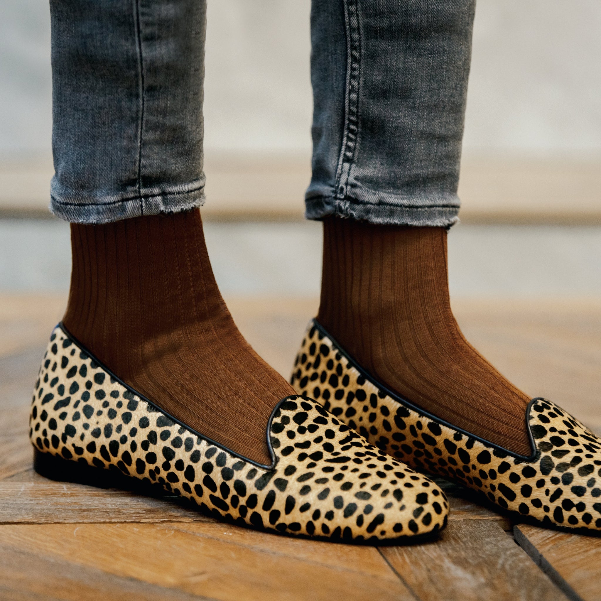 Chaussettes de couleur marron noisette, en 100% fil d'Écosse. Modèle de mi-bas (chaussettes hautes) pour femme, de la marque Mazarin. Chaussettes fines et légères. Pointures : du 36 au 49