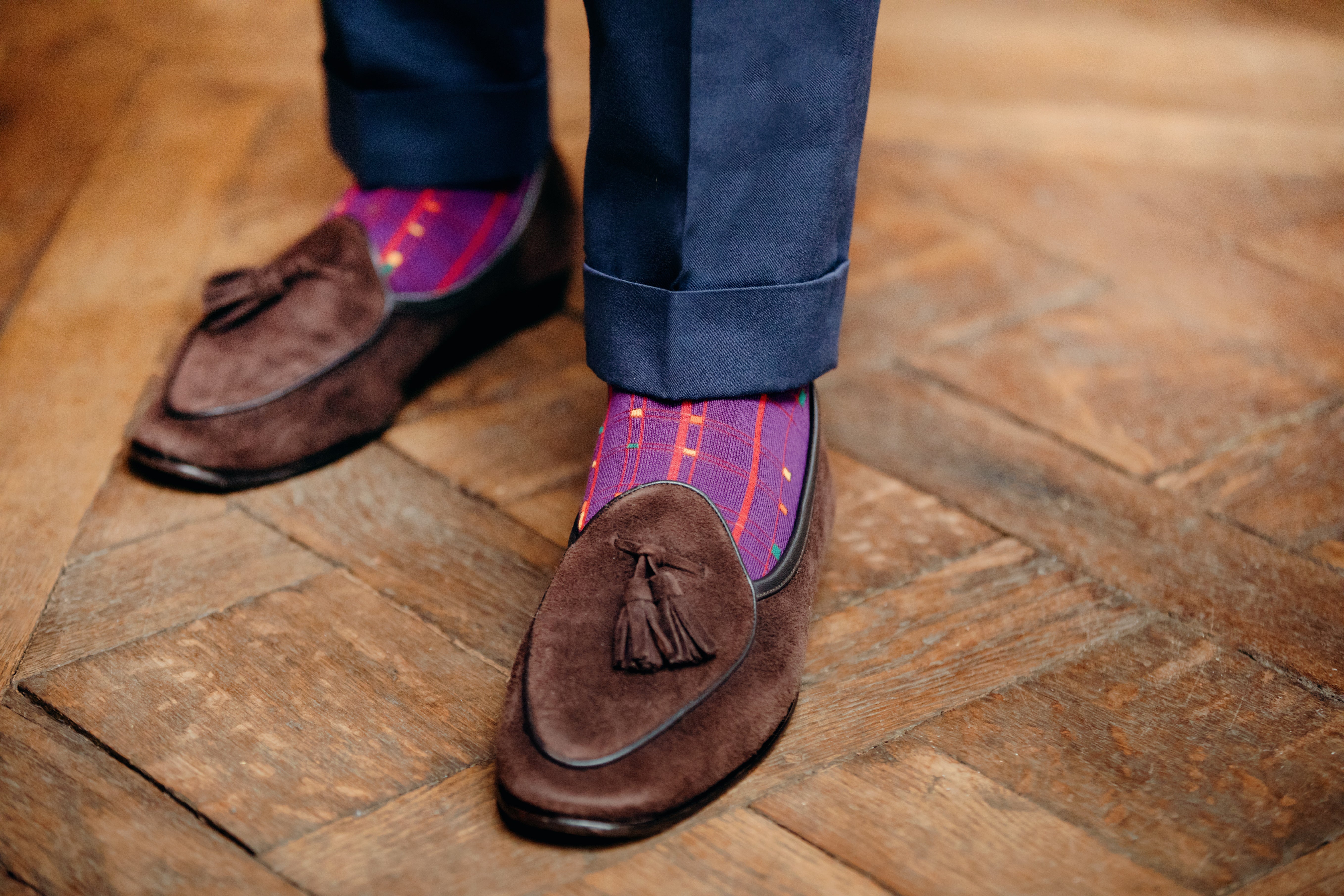 Chaussettes mi-bas de couleur prune, motif unica, en 85% coton bio, 10% nylon, 5% élasthanne. Modèle de mi-bas pour homme (hautes) de la marque Bresciani. Fines, légères, durables et douces. Pointures : du 40 au 45