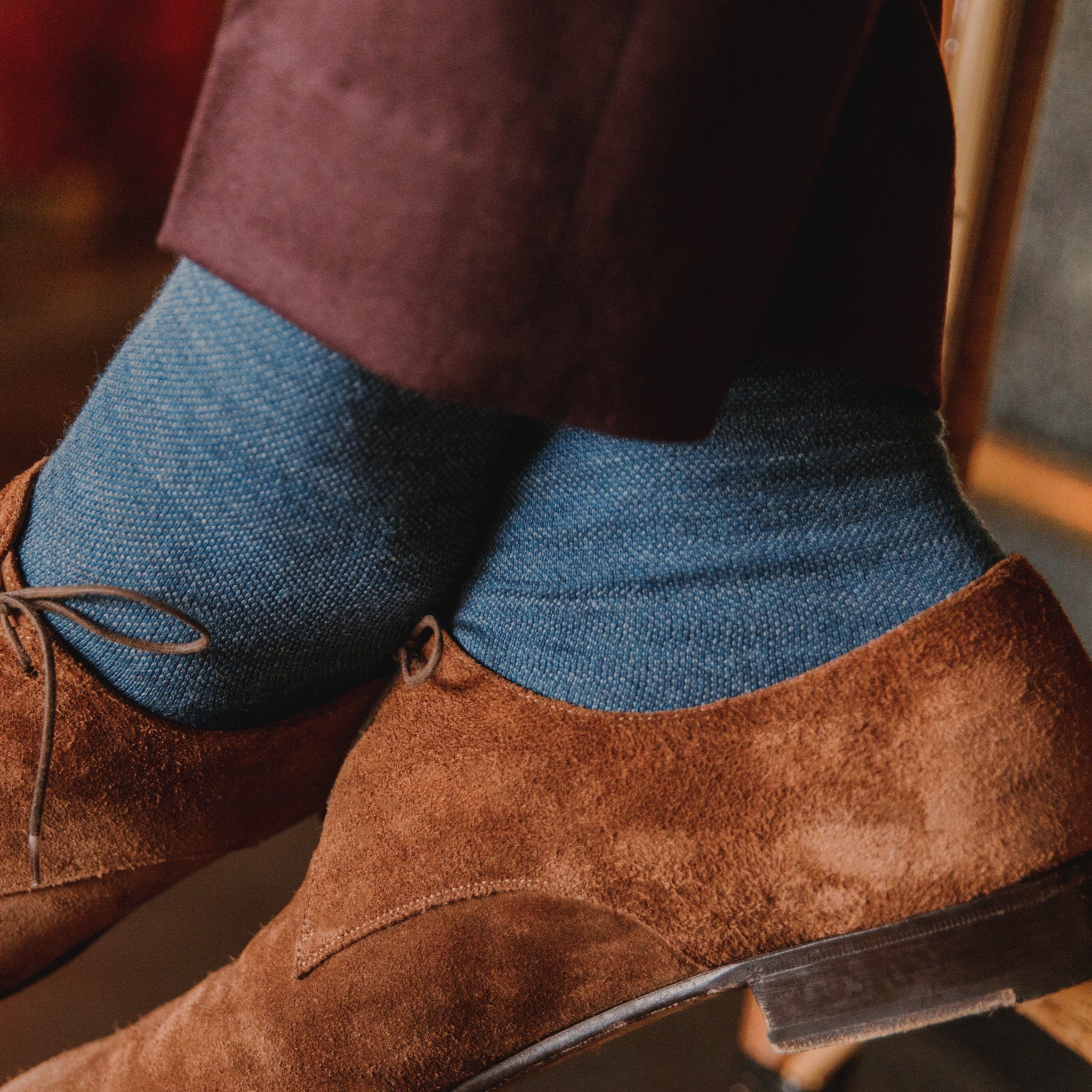 Chaussettes turquoise et gris motif caviar en 80% laine de la marque Bresciani (fabriquées en Italie). Modèles de chaussettes mi-bas (hautes), pour homme, fines, douces et chaudes pour l'hiver. Pointures du 39 au 45.